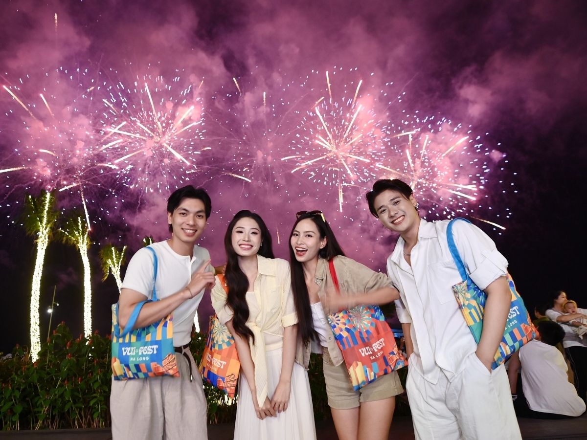 VUI-Fest gây ấn tượng với không gian mở ven biển, nơi du khách có thể thoải mái dạo chơi, check-in và tận hưởng không khí mát mẻ về đêm.