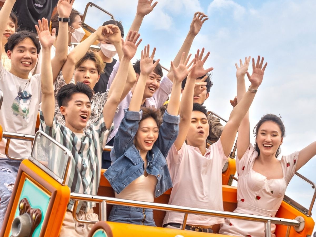 Để hành trình khám phá địa điểm check in đẹp Bãi Cháy buổi tối trở nên trọn vẹn, bạn nên bắt đầu từ ban ngày tại Sun World Ha Long.