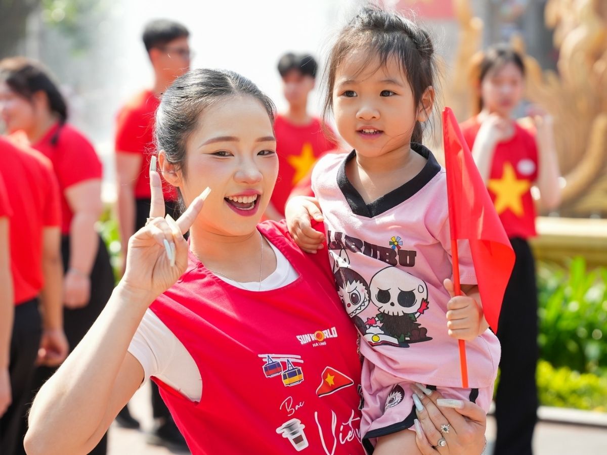 Để hành trình lịch trình đi VUI-Fest Ha Long buổi tối trở nên trọn vẹn, bạn nên bắt đầu từ ban ngày tại Sun World Ha Long.