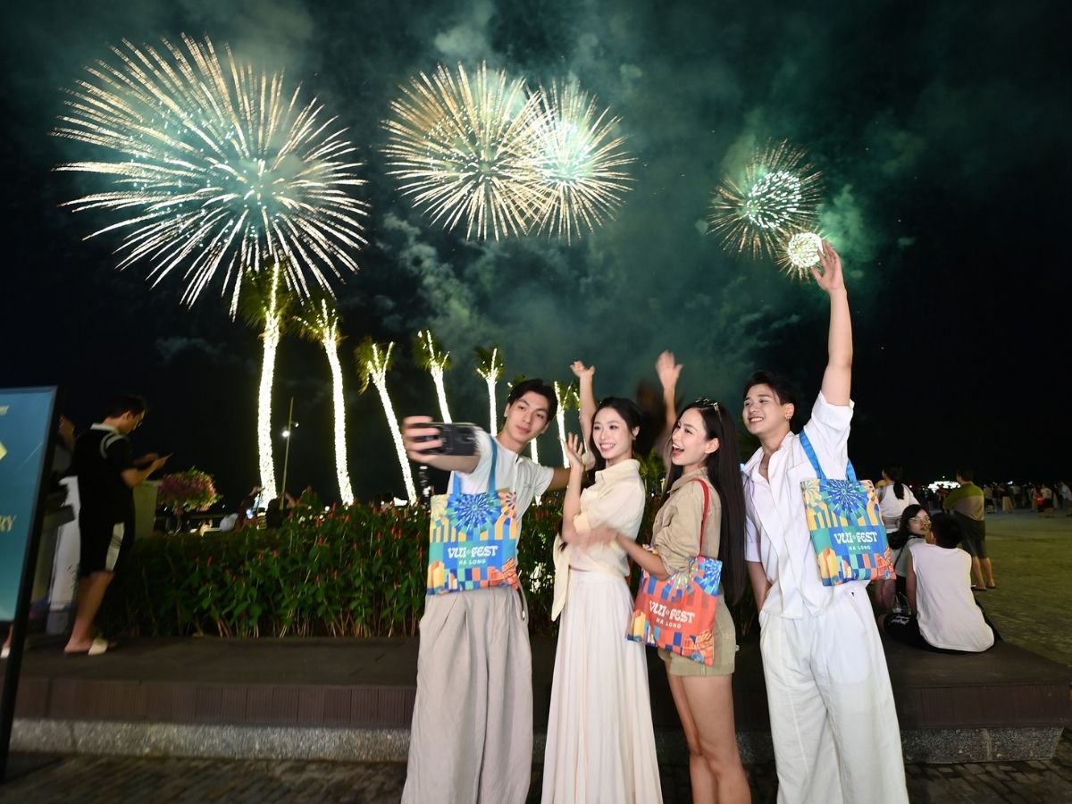 Ngược lại, VUI-Fest Ha Long chỉ thực sự “bùng nổ” khi trời tối.