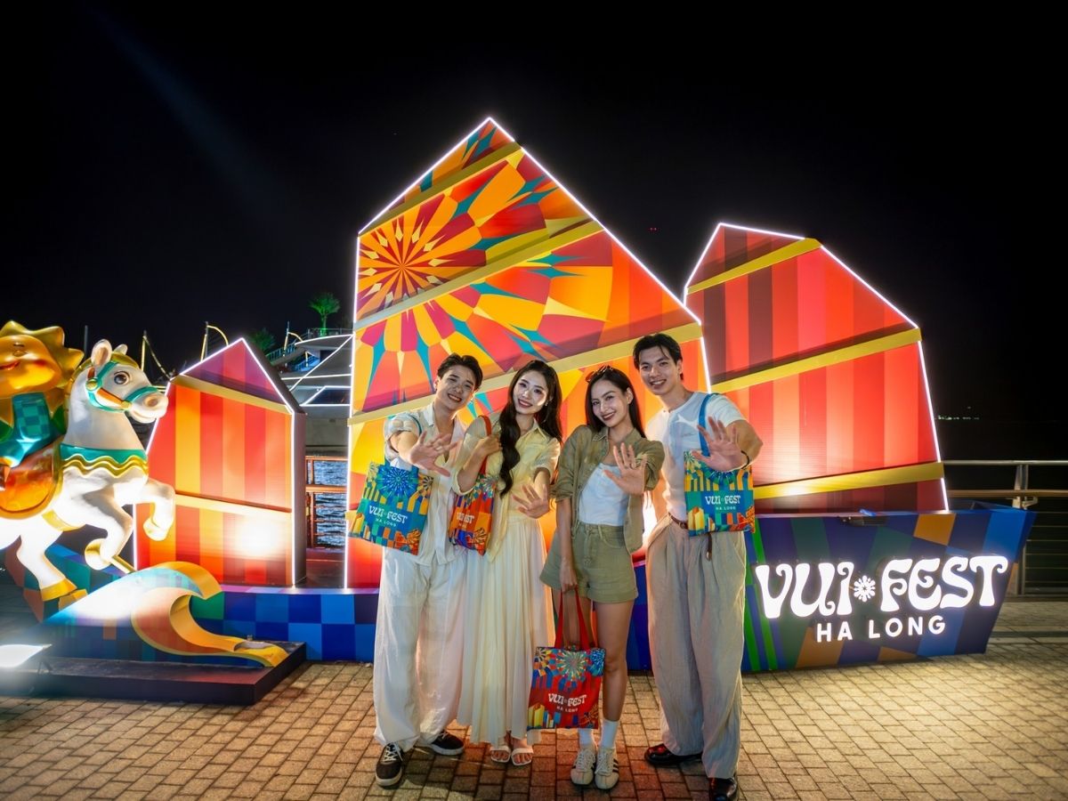 Ngược lại, VUI-Fest Ha Long là khu phố đêm sôi động, nổi bật với không gian “thương cảng phồn hoa” hiện đại.