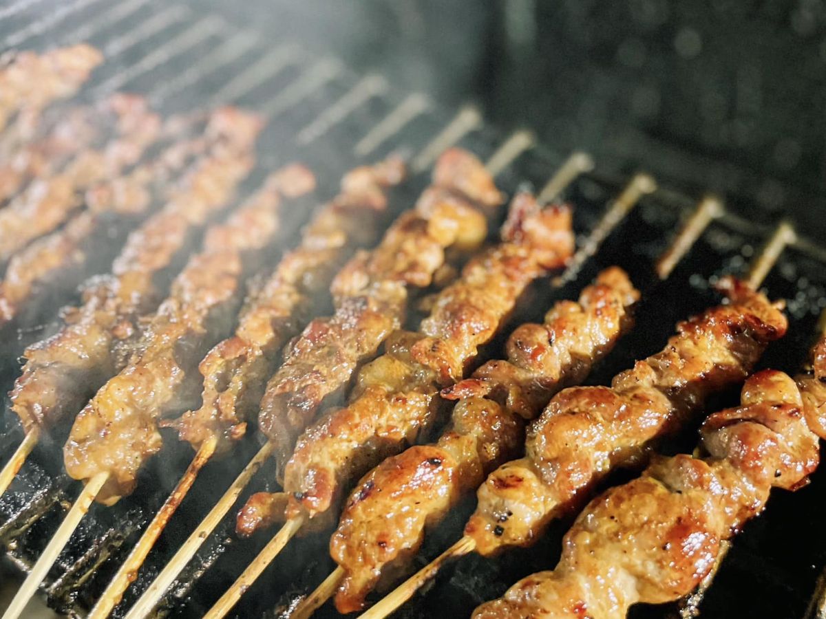 Khu đồ chiên và xiên que tại VUI-Fest phù hợp cho những bữa ăn nhẹ khi dạo phố.