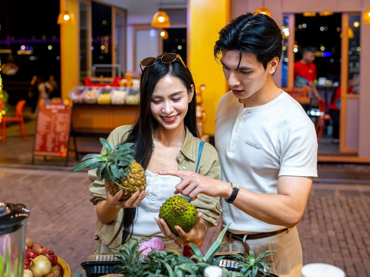 Vegetarian dishes, grilled seafood, and lightly seasoned meals would be suitable choices for many international guests.