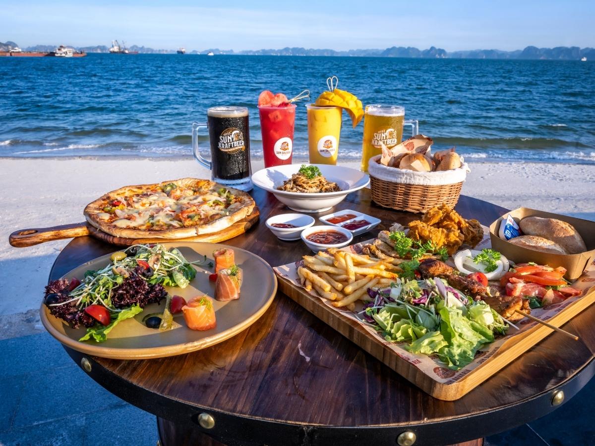 Sun Bavaria Ha Long is the ideal stop to enjoy delicious food while capturing stunning photos overlooking Ha Long Bay.