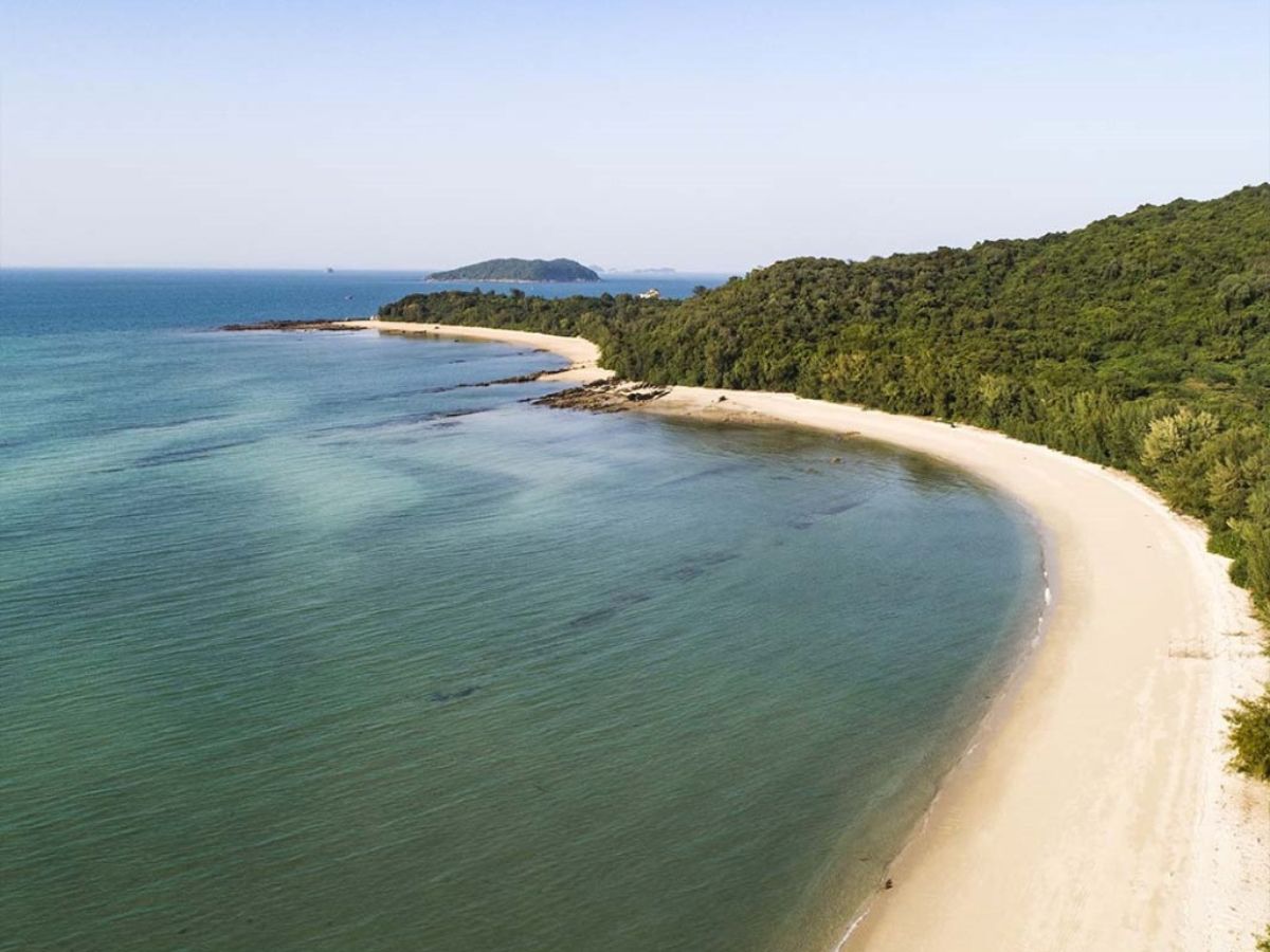 Du khách lên kế hoạch phù hợp và tuân thủ nguyên tắc an toàn để tắm biển Minh Châu, Quan Lạn.