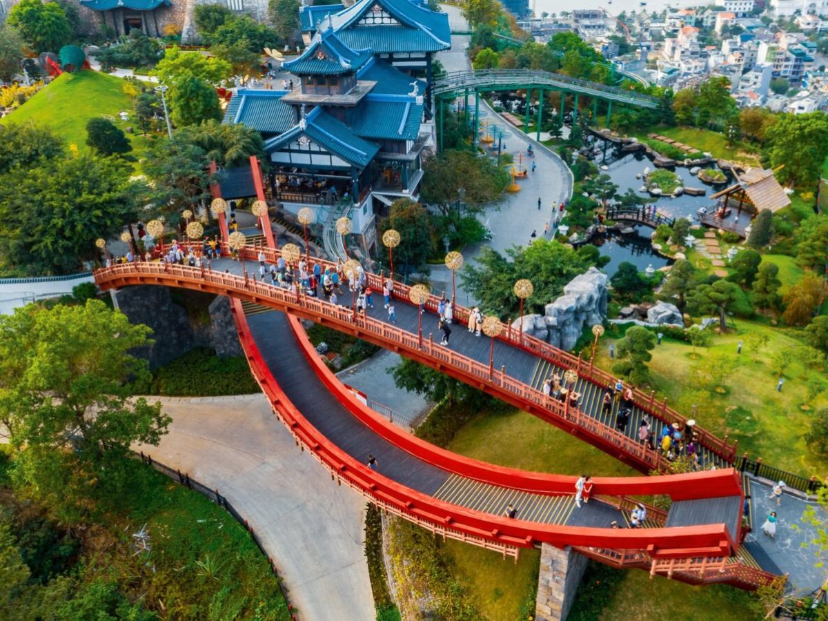 Sun World Ha Long phù hợp cho nhóm bạn trẻ và gia đình đến vui chơi, giải trí.