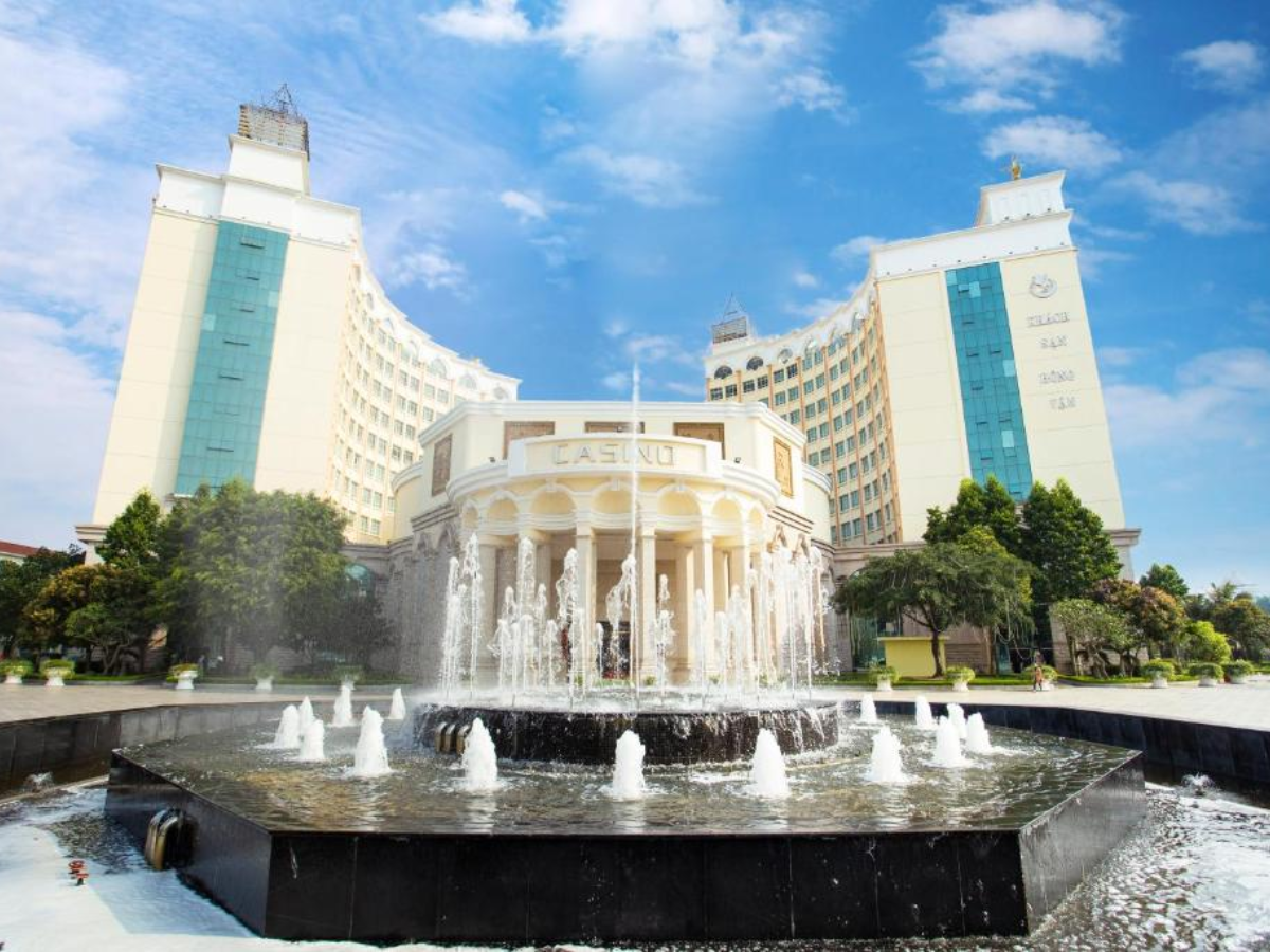 Hồng Vân Grand Hotel là một trong những khách sạn Móng Cái cao cấp và nổi bật nhất hiện nay.