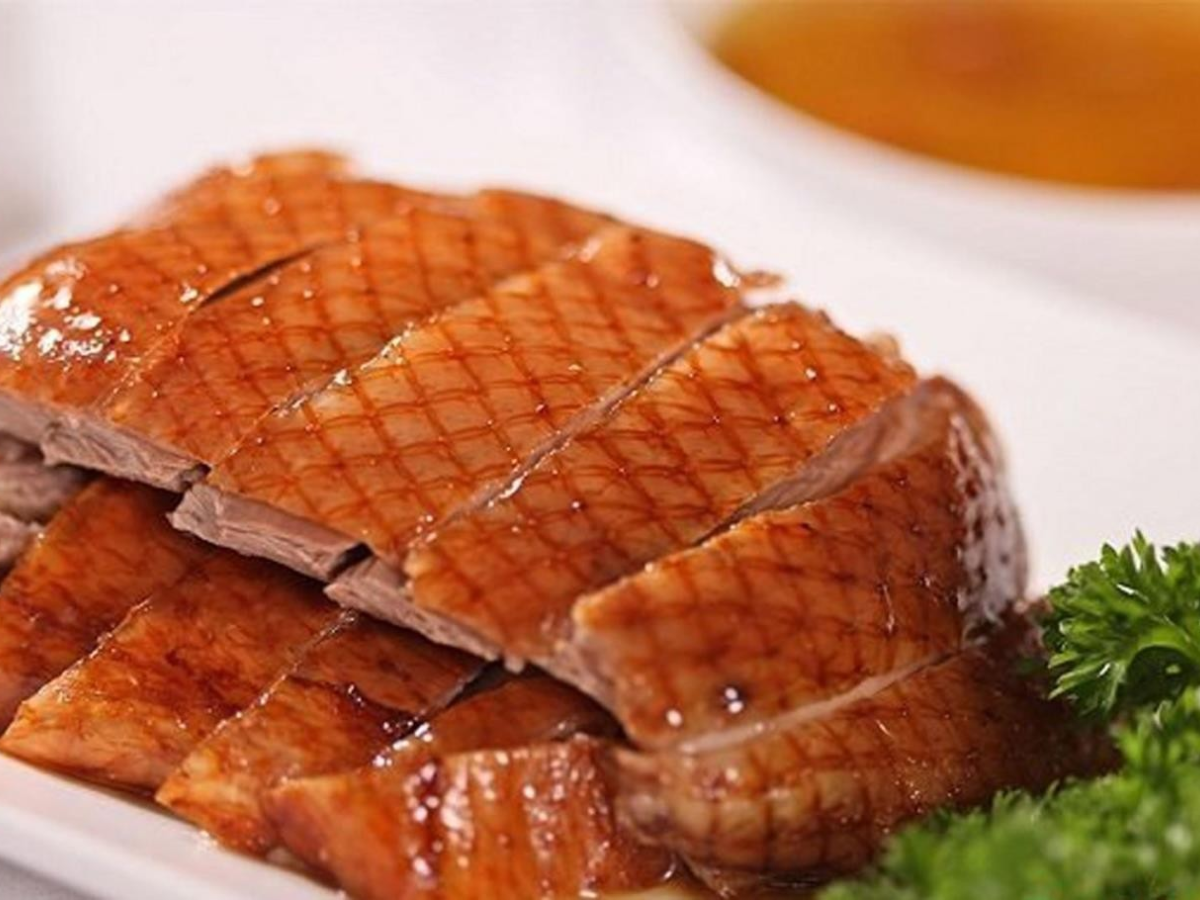 Cà sáy Tiên Yên là giống gia cầm lai giữa vịt và ngan, tạo nên đặc sản hiếm khó tìm nơi khác.
