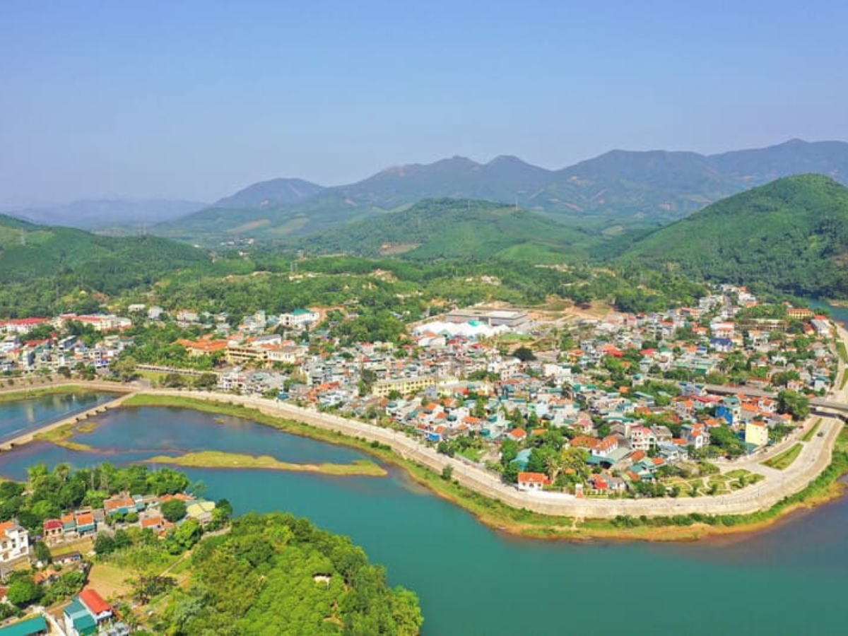 Tiên Yên nằm ở Đông Bắc Quảng Ninh, nơi cộng cư nhiều dân tộc và nổi bật với nền ẩm thực đa sắc.