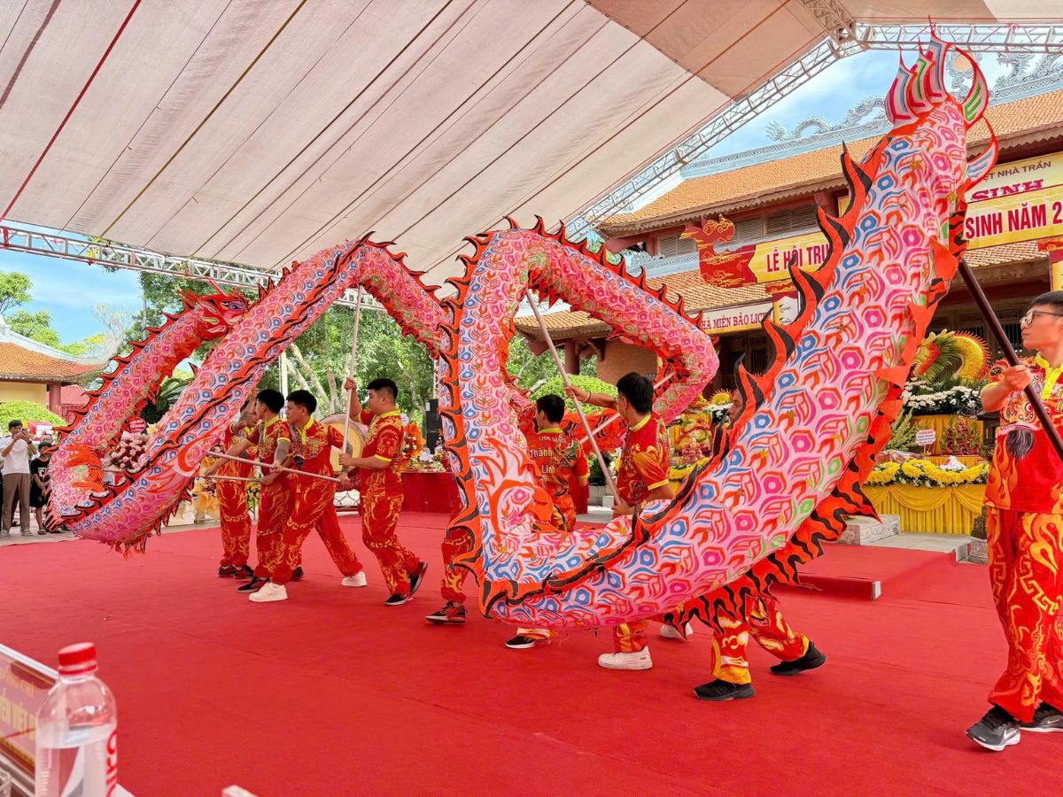 Lễ hội tại khu di tích An Sinh được tổ chức hàng năm, thu hút du khách và người dân địa phương.