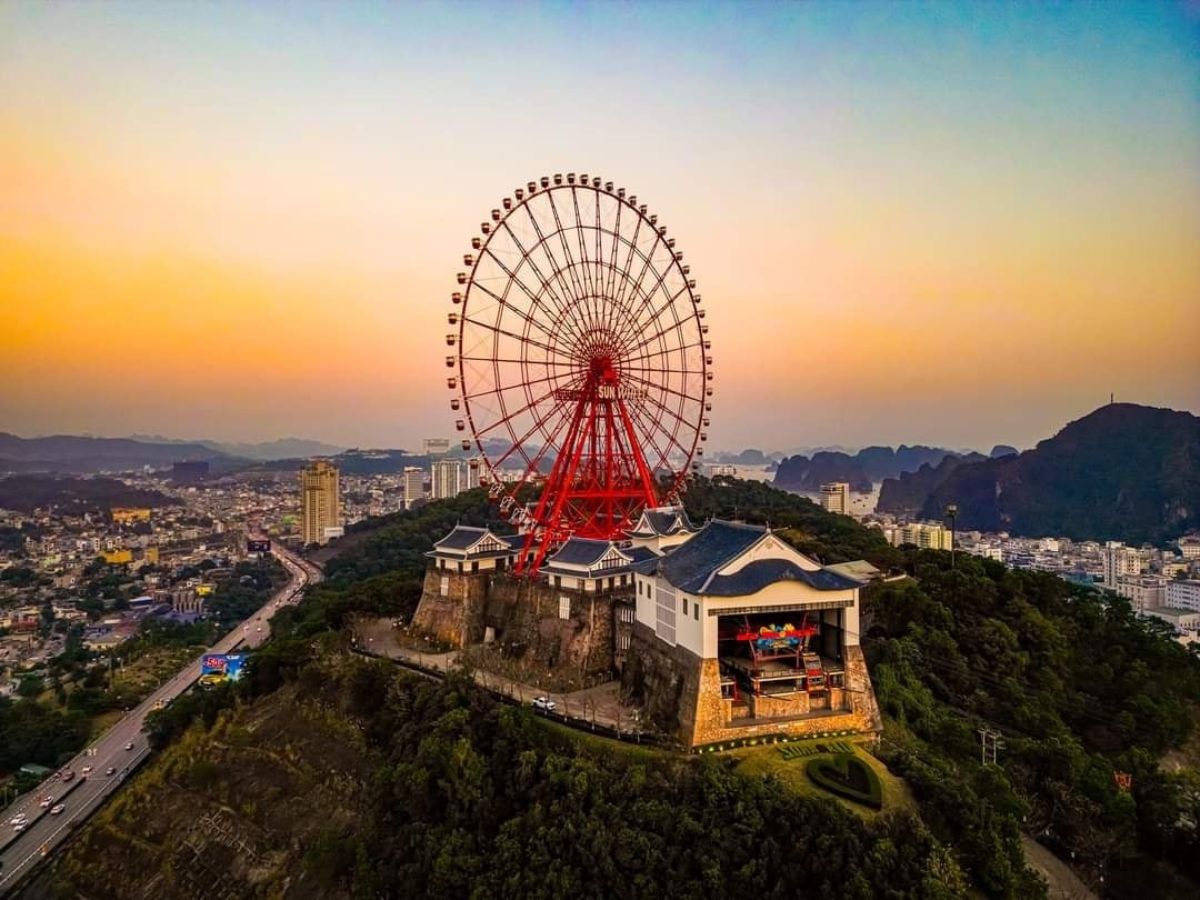 Vui chơi tại Sun World Ha Long với nhiều trò chơi cảm giác mạnh và trải nghiệm thú vị.