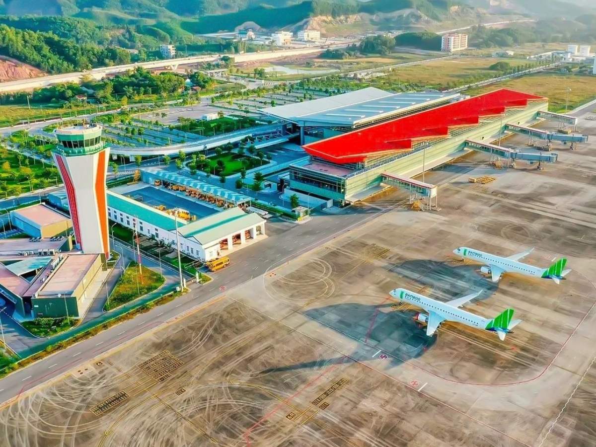 Với du khách xuất phát từ TP.HCM, máy bay là phương án nhanh và tiện lợi nhất.