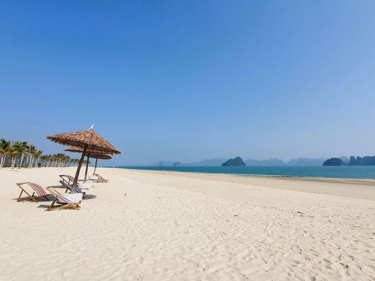 Bãi Dài là điểm nhấn không thể bỏ qua trong hành trình du lịch Vân Đồn 2 ngày 1 đêm.