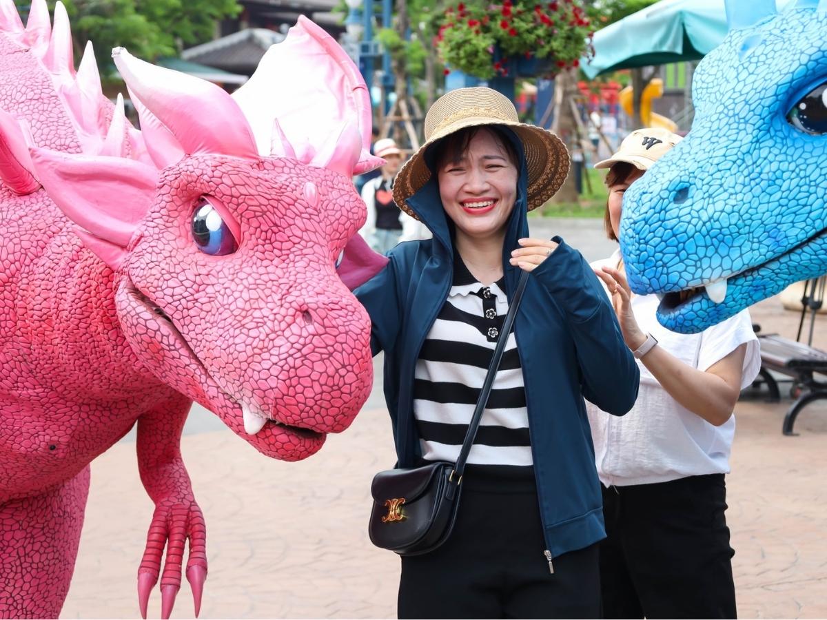 Nếu còn thời gian sau chuyến đi đảo, du khách có thể kết hợp ghé Sun World Ha Long để đổi không khí với các hoạt động giải trí sôi động.
