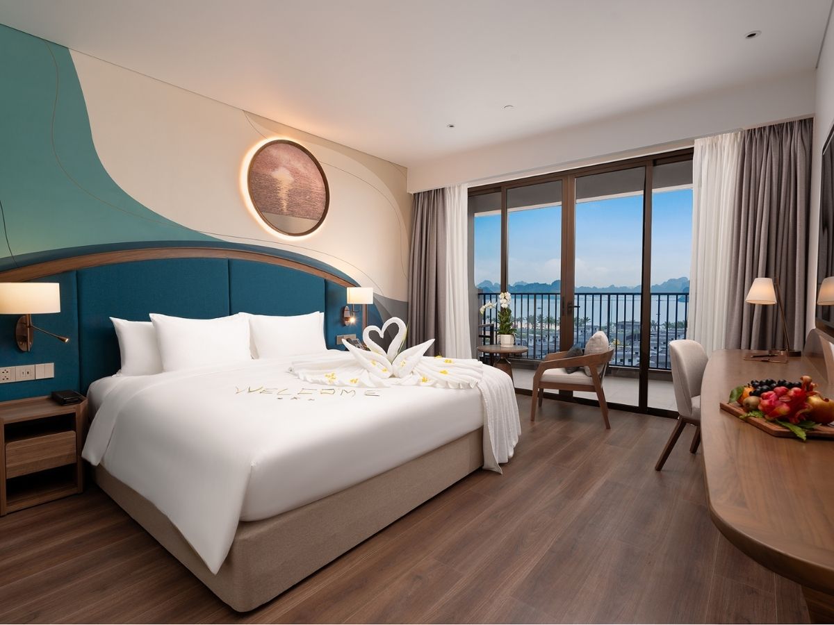 Wyndham Garden Sonasea Vân Đồn được ví như viên ngọc sáng nổi bật giữa vịnh Bái Tử Long.