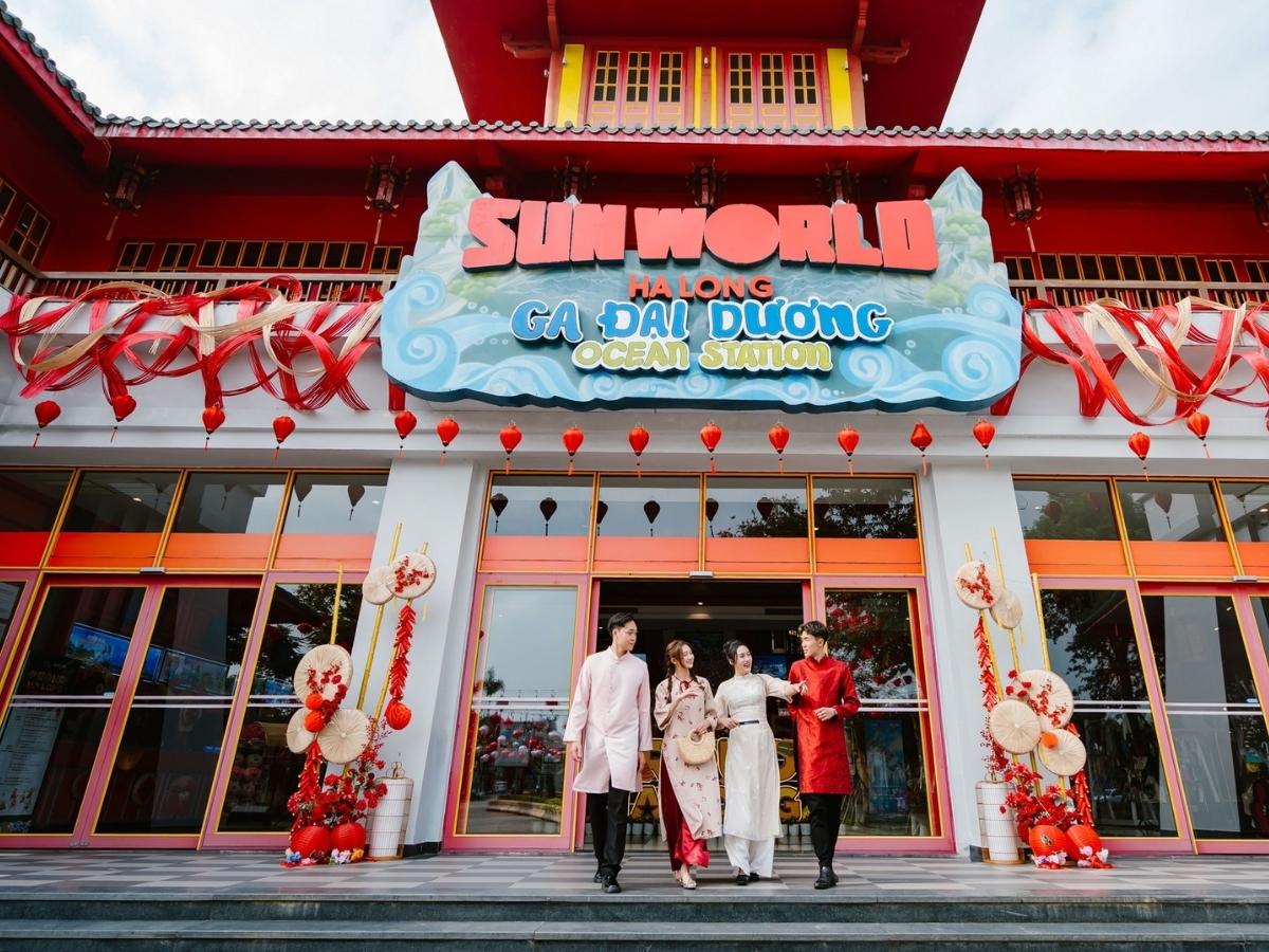 Sun World Ha Long mang lại nhiều trải nghiệm giải trí hiện đại, phù hợp cho những ai muốn cân bằng giữa khám phá di sản và du lịch nghỉ dưỡng.