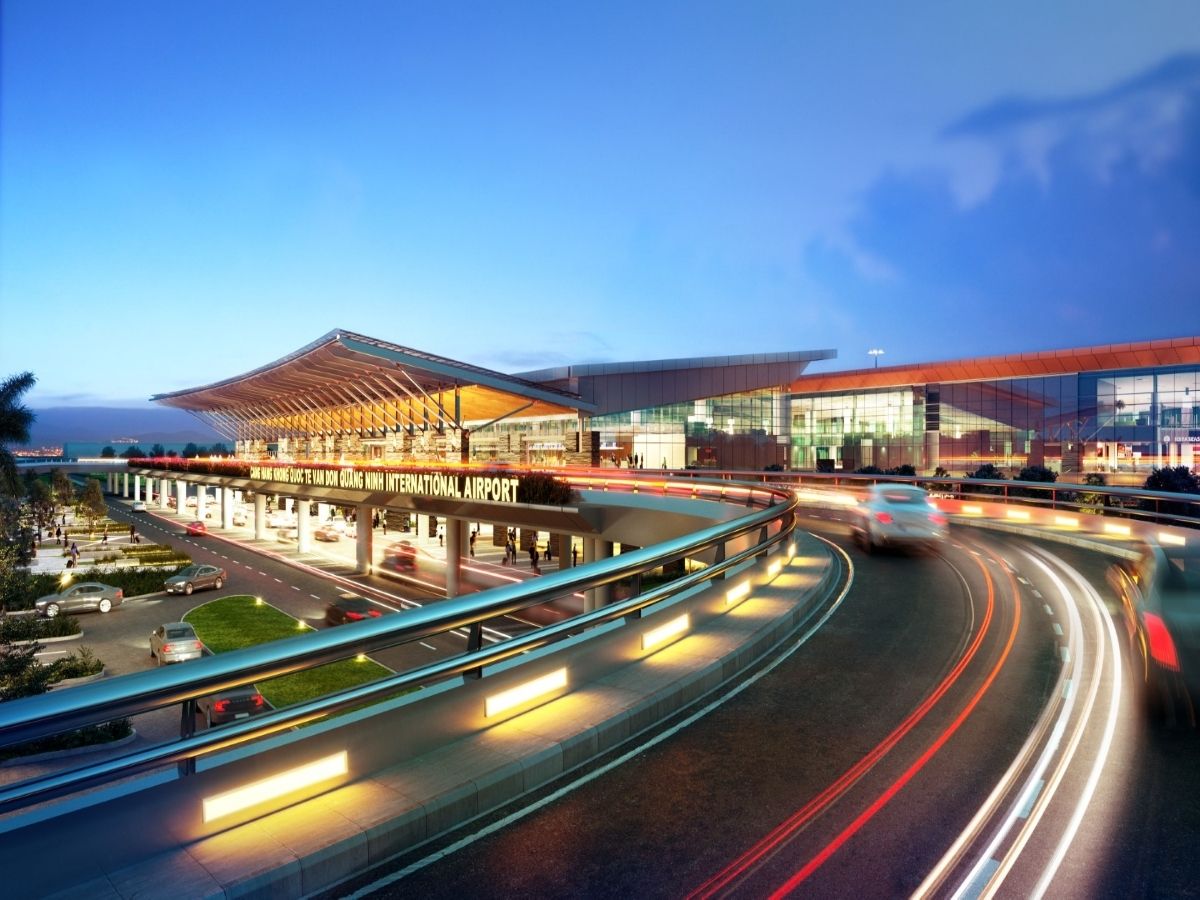 Đối với khách từ TP.HCM hoặc các tỉnh phía Nam, lựa chọn di chuyển bằng đường hàng không sẽ tiết kiệm thời gian nhất.