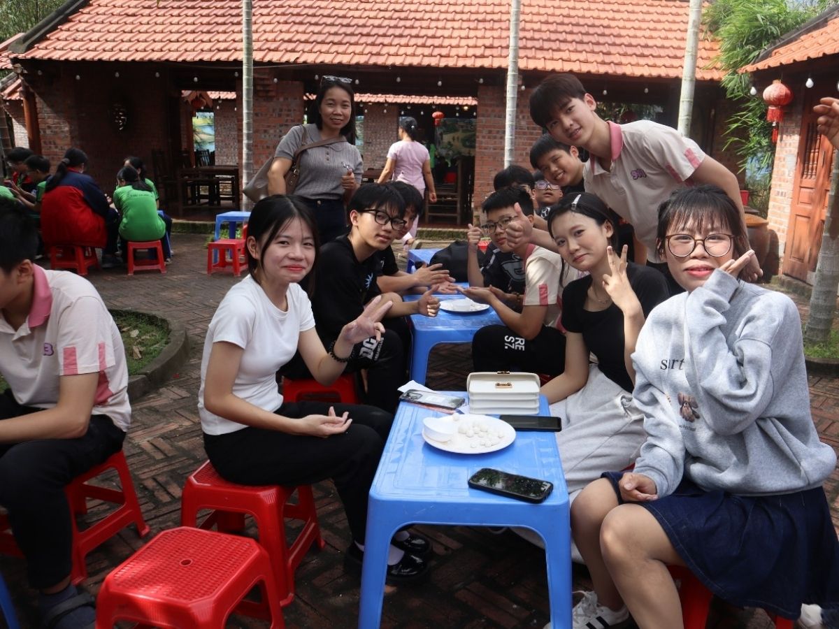 Du khách có thể dành thời gian khám phá hết các điểm chính như cổng chào, khu trải nghiệm, bảo tàng tranh 3D và các hoạt động vui chơi.