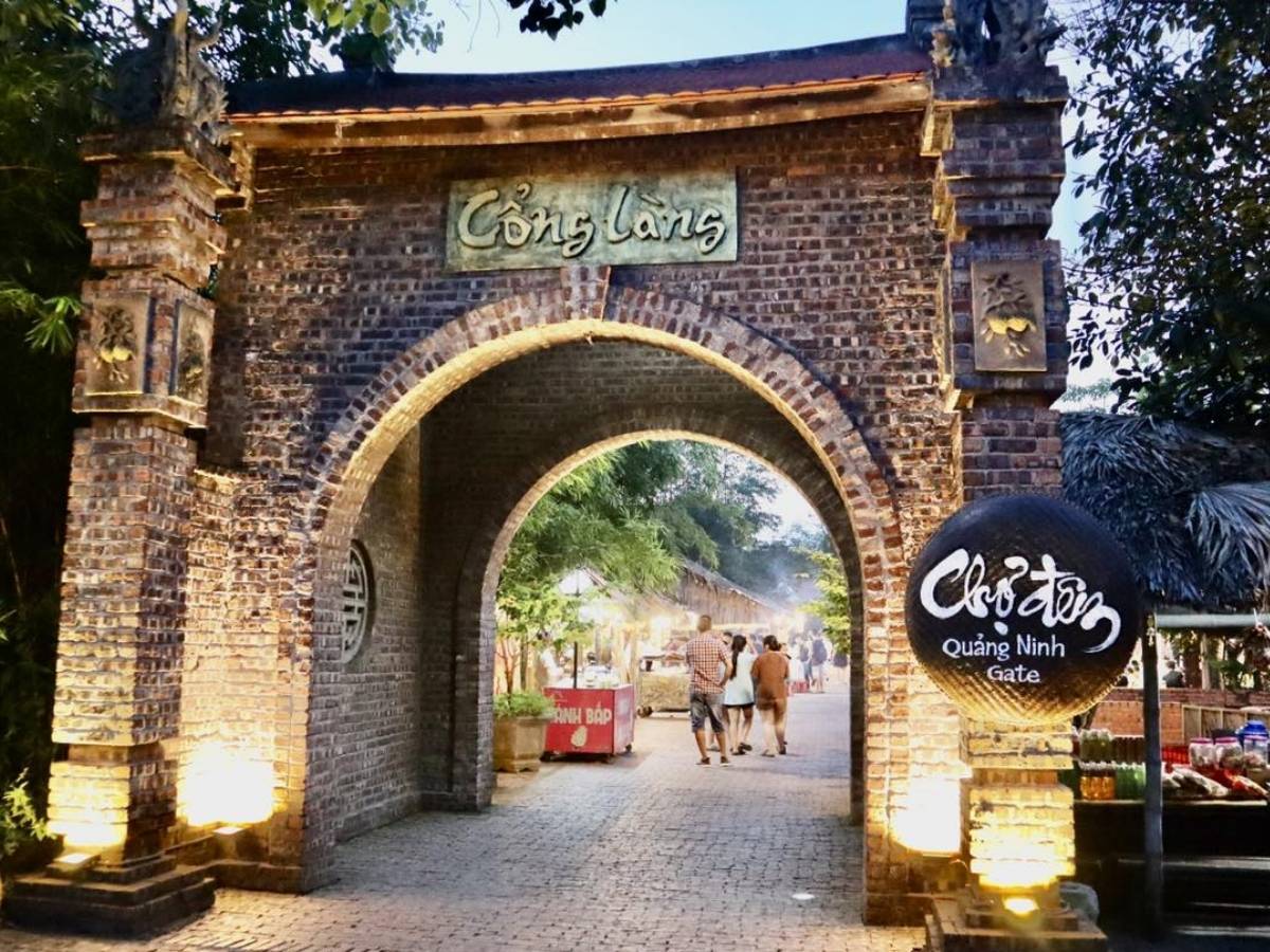 Điểm nhấn ấn tượng của Quảng Ninh Gate chính là không gian làng quê Bắc Bộ được tái hiện chân thực.