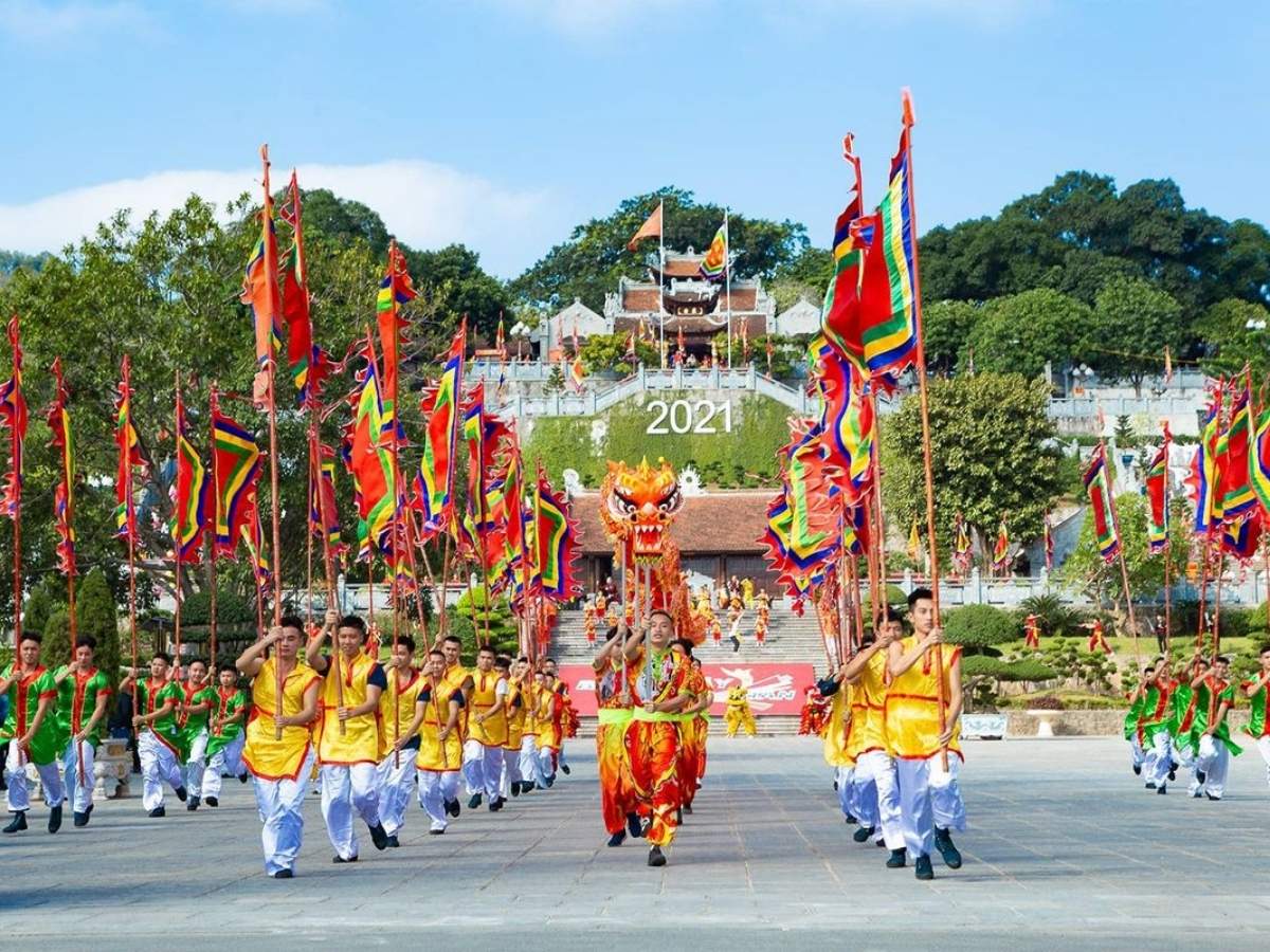 Từ thế kỷ XIX, lễ hội đền Cửa Ông đã được biết đến là một trong những ngày hội có quy mô lớn và giàu bản sắc văn hóa.