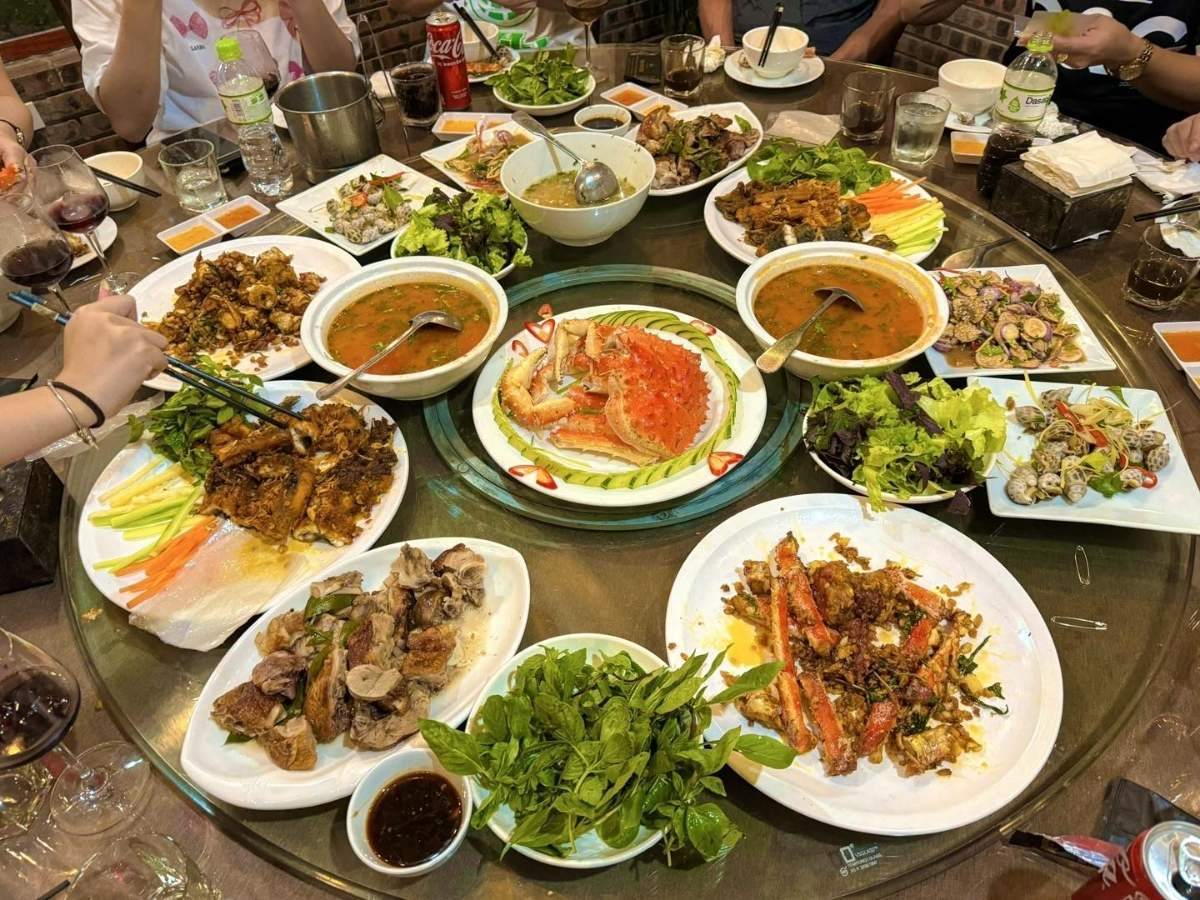 Nhà hàng Hạnh Cua mang đến trải nghiệm các món ăn độc đáo tại Cẩm Phả.