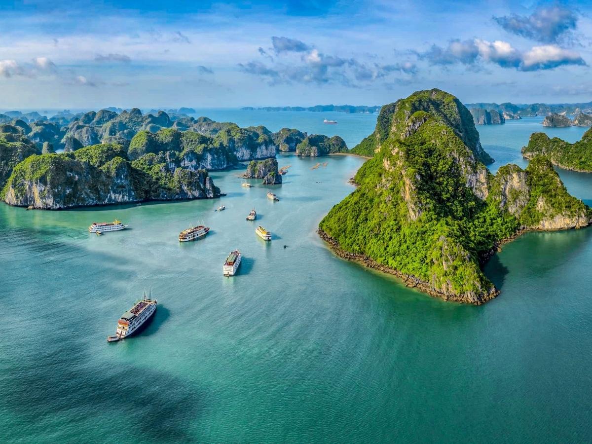 Vịnh Bái Tử Long được xem như điểm nhấn không thể thiếu trong hành trình du lịch Cẩm Phả 2 ngày 1 đêm.