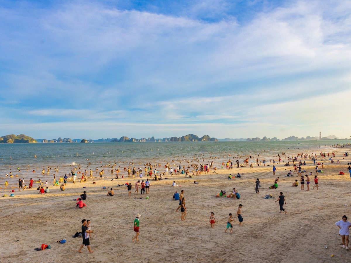 Bãi biển Đầu Đông với phong cảnh thiên nhiên đa dạng và không gian lý tưởng để chụp ảnh