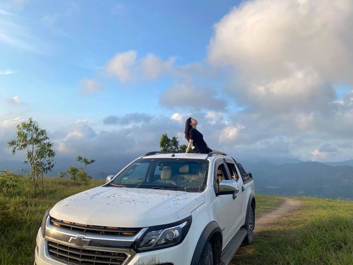Lựa chọn trang phục phù hợp là yếu tố quan trọng giúp chuyến đi Đỉnh Bình Hương thêm thoải mái và an toàn.