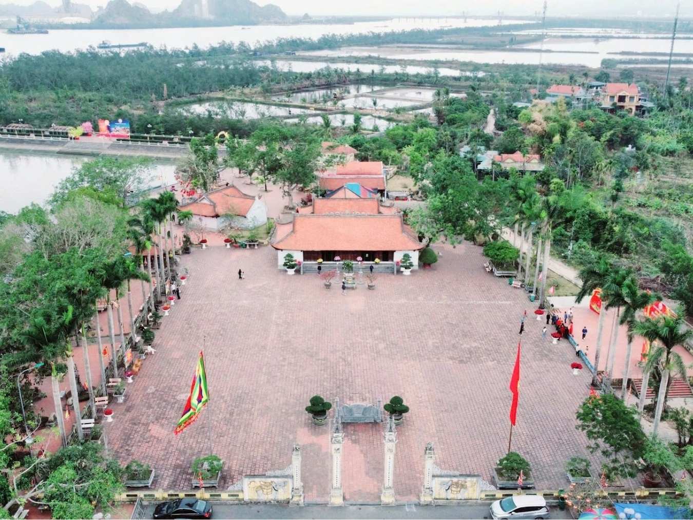 Miếu Vua Bà là nơi lưu giữ câu chuyện về vai trò của người phụ nữ trong cuộc chiến thống nhất đất nước năm 1288.
