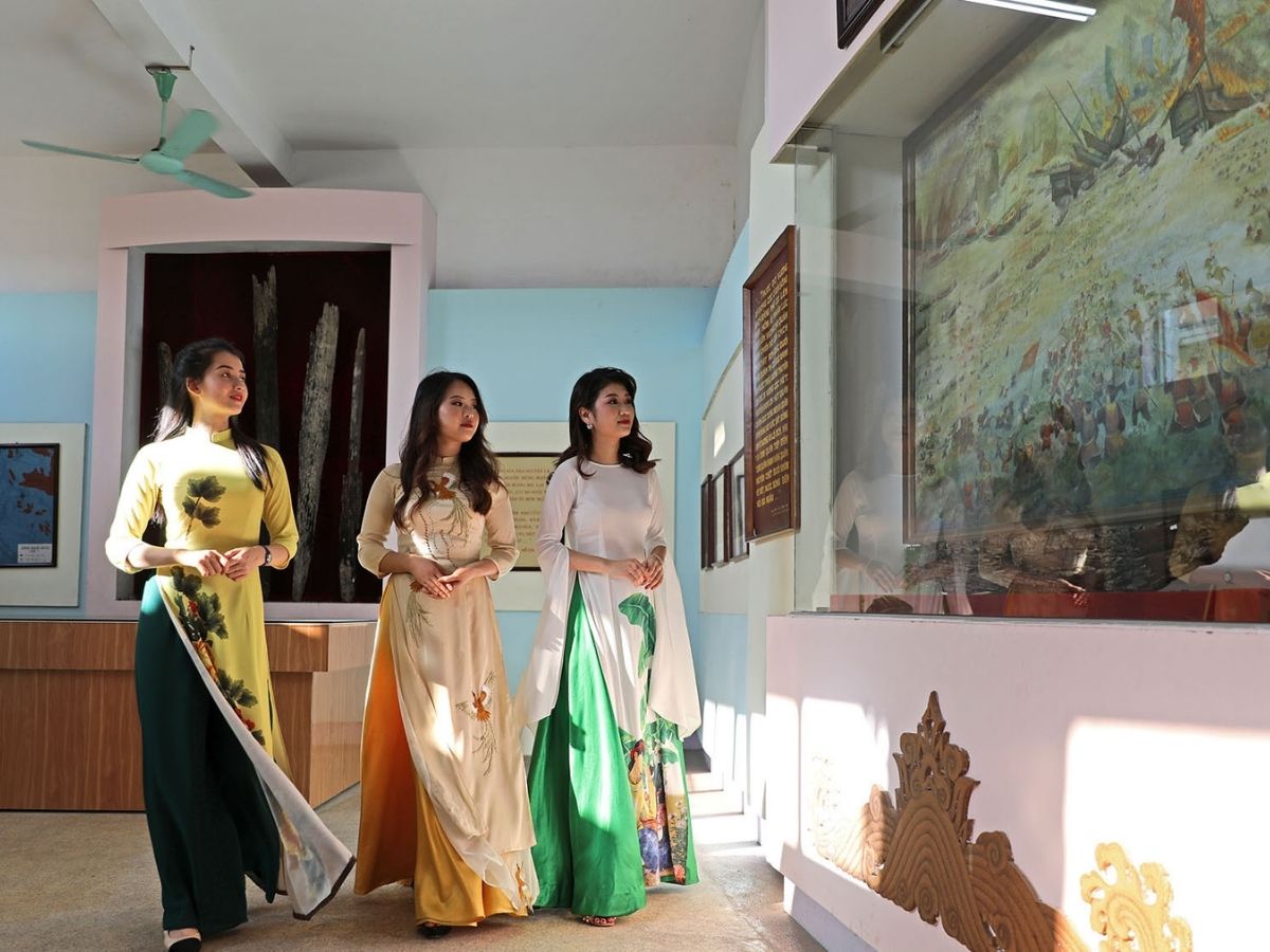 Bảo tàng Bạch Đằng Quảng Yên là điểm dừng chân không thể bỏ qua đối với những ai yêu lịch sử khi du lịch Quảng Ninh.