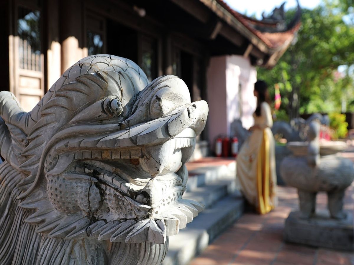 Bảo tàng Bạch Đằng nằm ở trung tâm phường Quảng Yên tỉnh Quảng Ninh, trong lòng Khu di tích lịch sử đặc biệt Bạch Đằng.