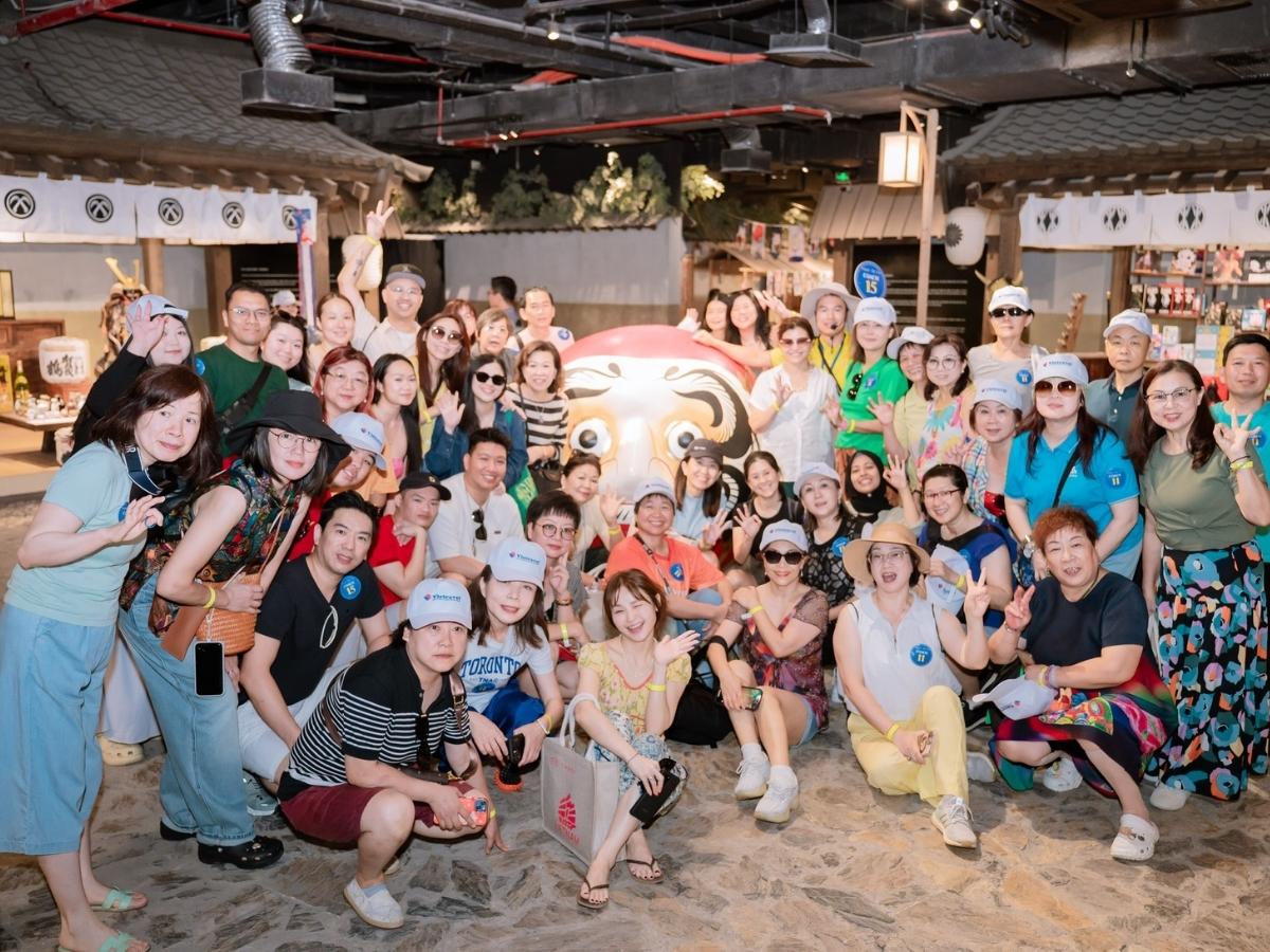 Thời gian buổi chiều tiếp tục khám phá quảng trường Chiến thắng, kết hợp ghé Sun World Ha Long để vui chơi, giải trí.