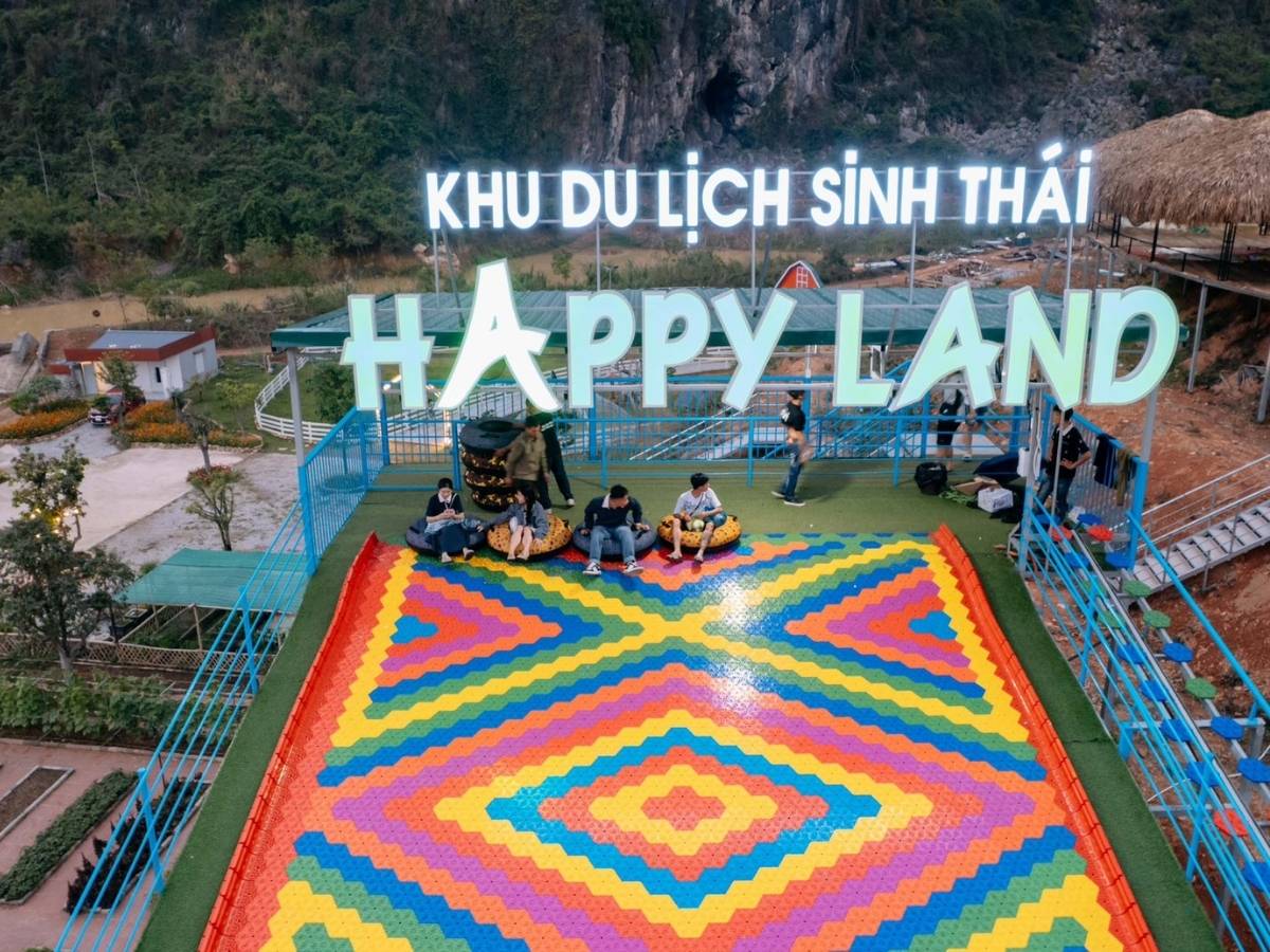 Hệ thống lều trại tại Happy Land Quảng Ninh
