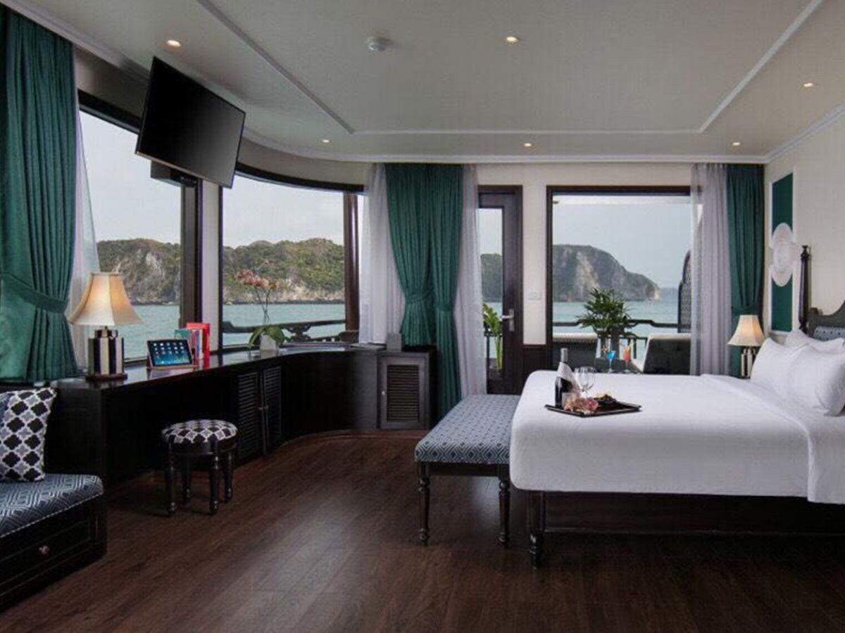 Genesis Day Cruise là một trong những lựa chọn du thuyền Hạ Long 1 ngày được nhiều du khách yêu thích.