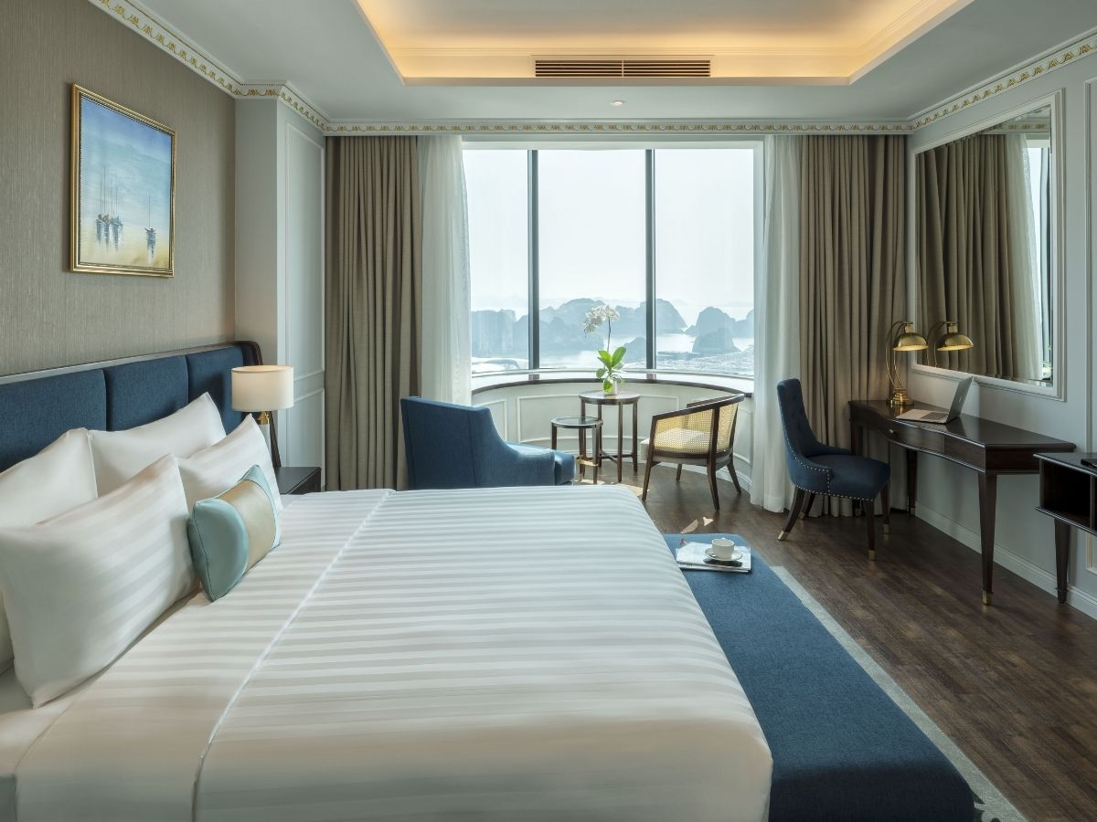 Các phòng đều đạt tiêu chuẩn rộng rãi, sở hữu cửa sổ lớn đón ánh sáng tự nhiên, cách âm tốt và sức chứa tùy chỉnh.