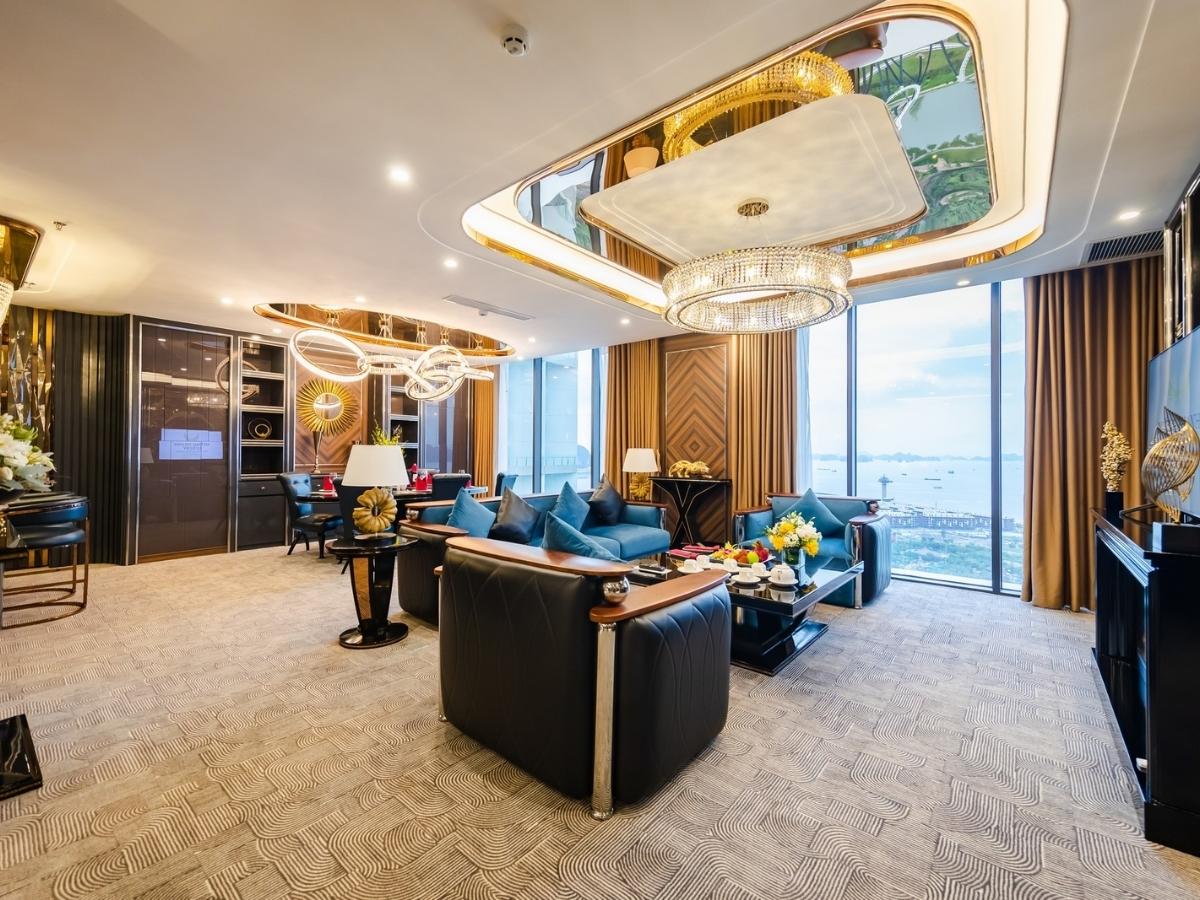 Khoảng thời gian lý tưởng để nghỉ tại FLC Grand Hotel Ha Long là từ tháng 9 đến tháng 4 năm sau khi tiết trời Hạ Long mát mẻ và ít mưa.