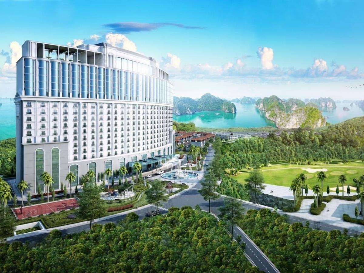 Nhờ vị trí trên đồi cao, khách sạn mang lại không gian yên tĩnh, tránh xa sự náo nhiệt của đô thị.
