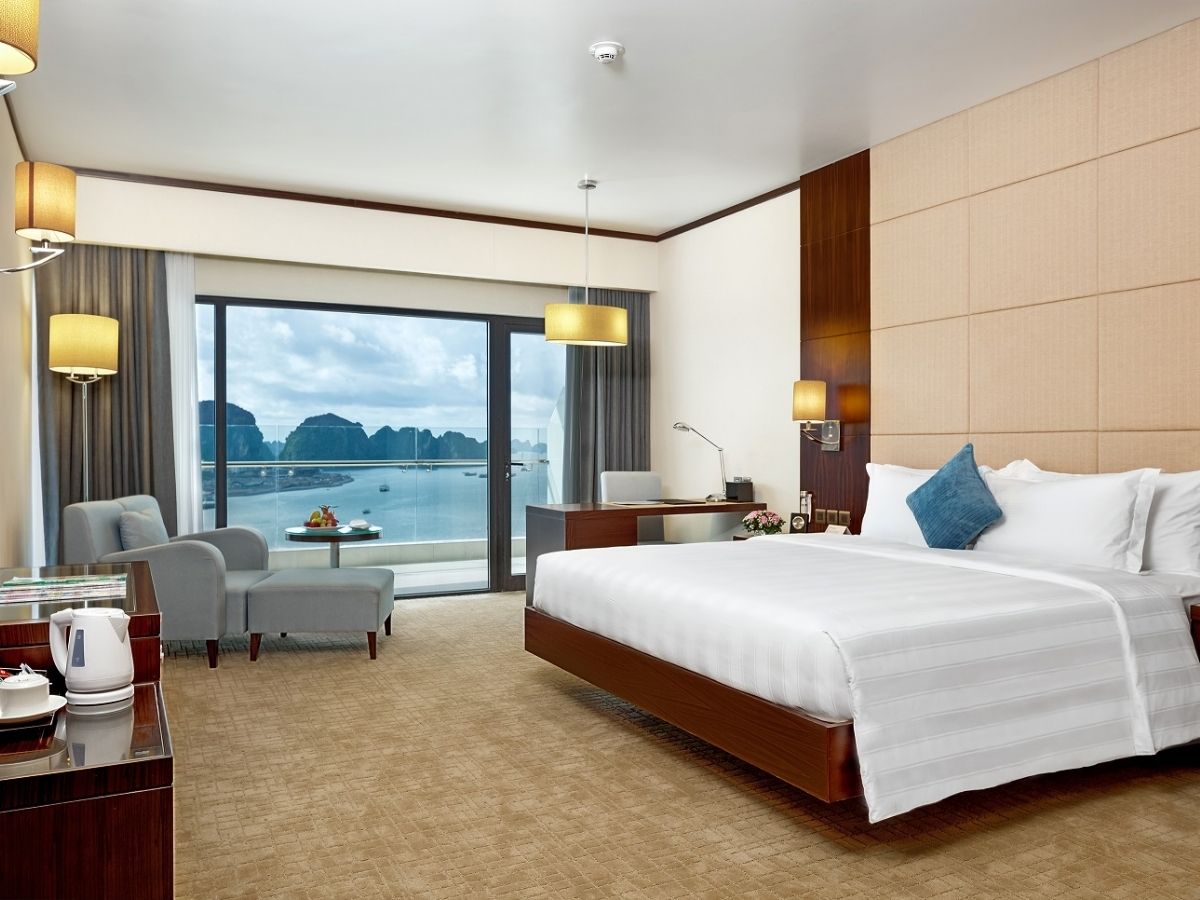 Hệ thống phòng tại Wyndham Legend Halong Hotel được phân chia rõ ràng, đáp ứng đa dạng nhu cầu từ tiết kiệm đến sang trọng.