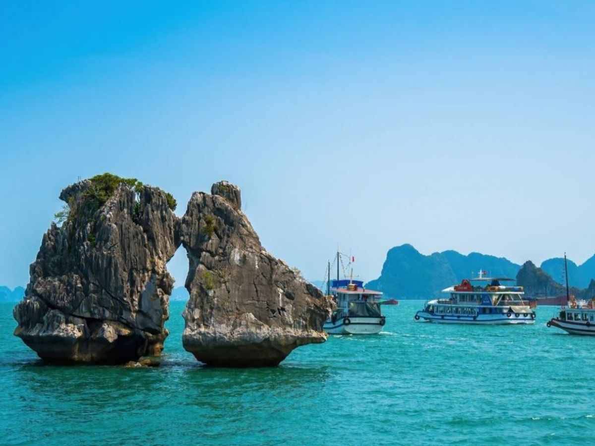 Hòn Yên Ngựa giữa chuỗi cảnh quan vịnh Hạ Long