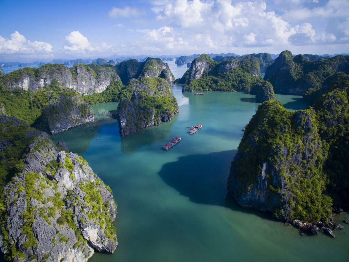 Hòn Mặt Quỷ Bái Tử Long và cách tham quan bằng du thuyền