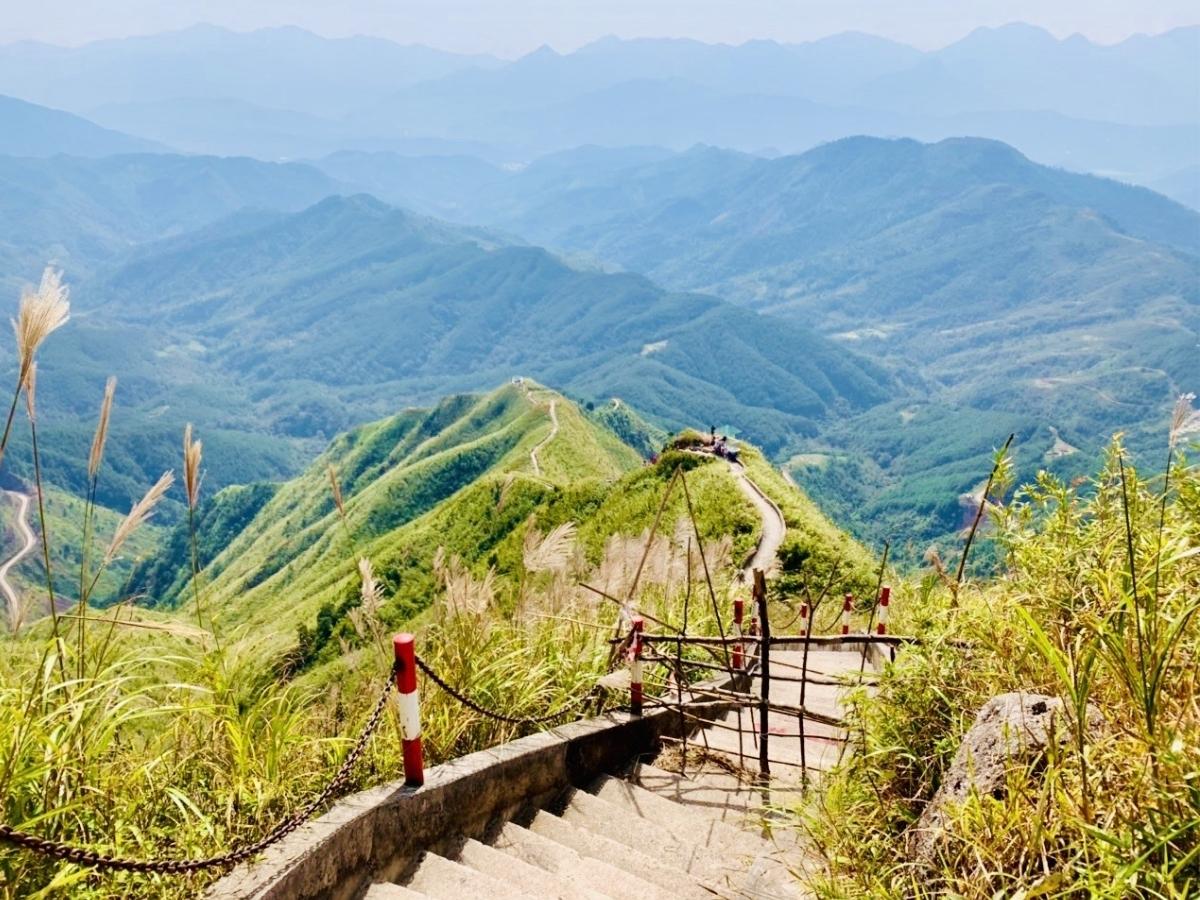 Khoảng thời gian tháng 10 đến tháng 12 được xem là giai đoạn lý tưởng nhất để khám phá và trả lời cho câu hỏi du lịch Bình Liêu mùa nào đẹp nhất.