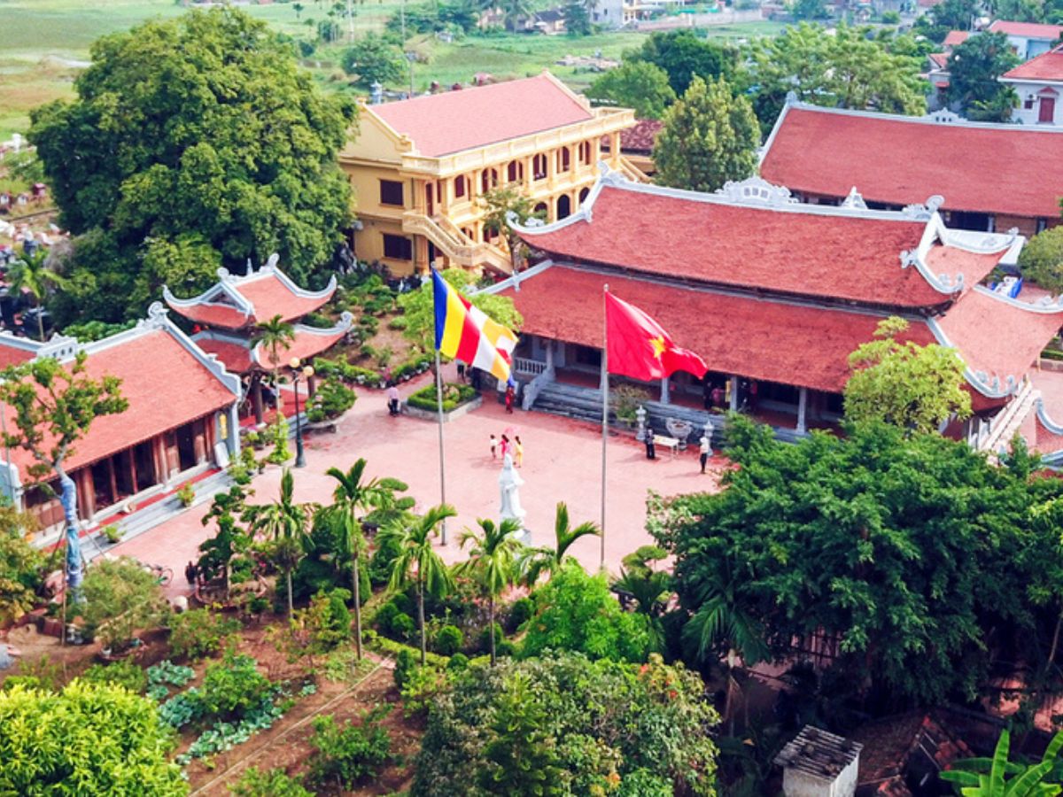 Lễ hội tại miếu Vua Bà Quảng Yên hòa trong không khí chung của Lễ hội Bạch Đằng
