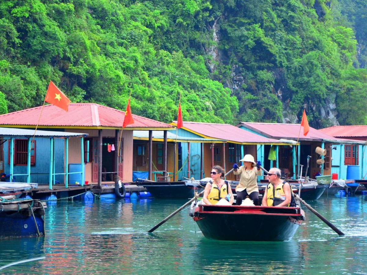 Làng chài trên các vịnh biển Quảng Ninh