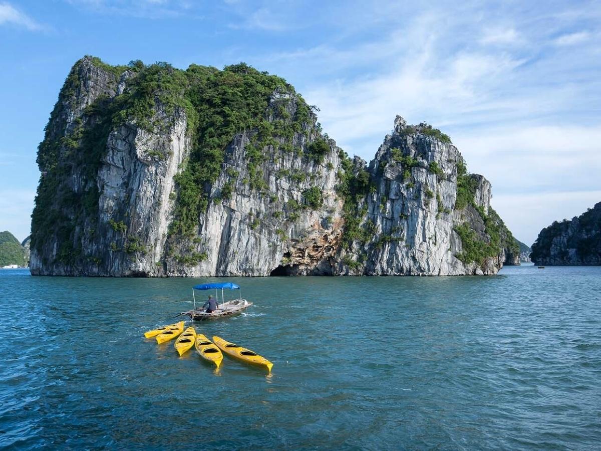 Trải nghiệm khám phá thiên nhiên tại Vịnh Bái Tử Long