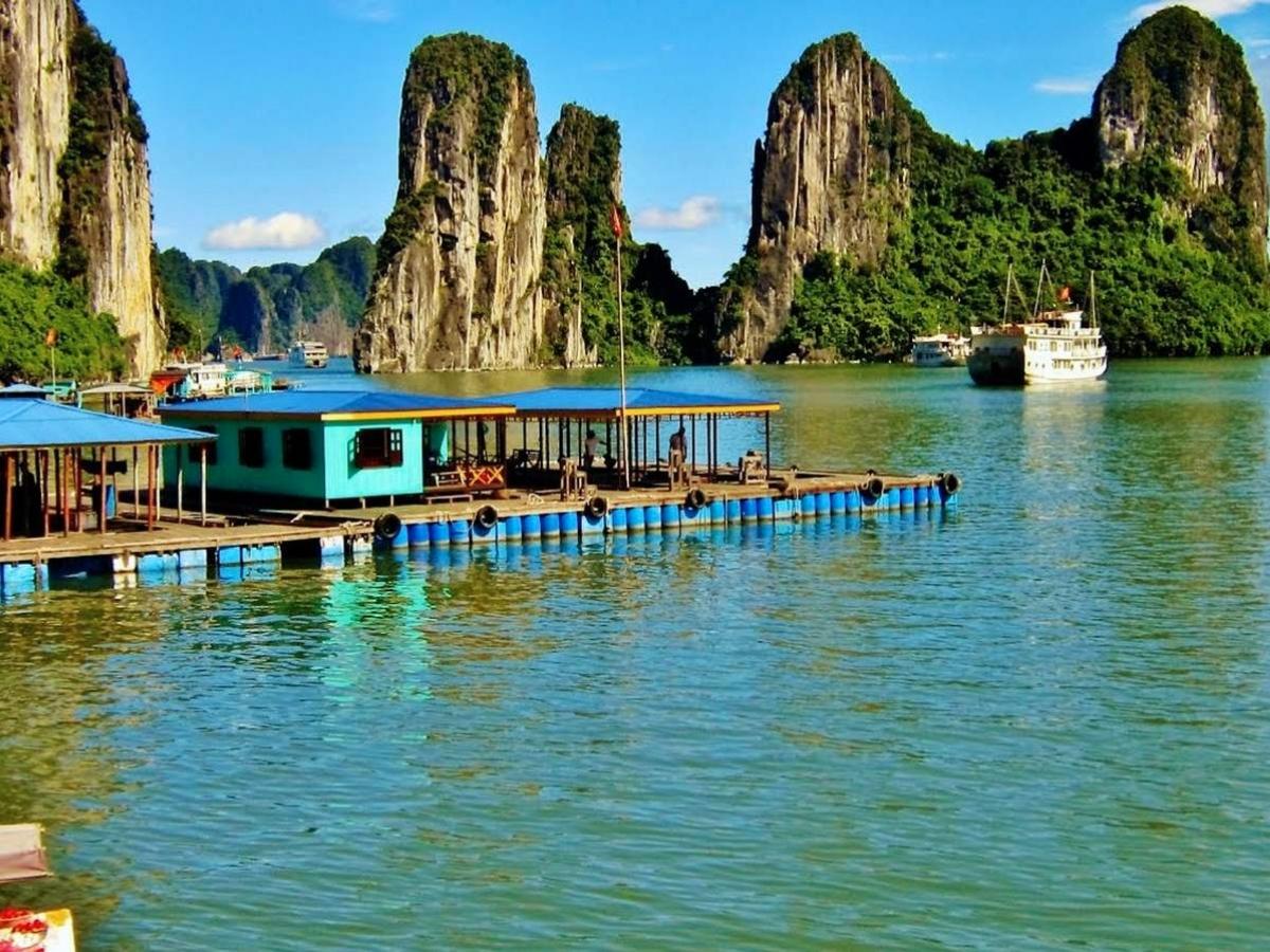 Làng chài Cửa Vạn Hạ Long