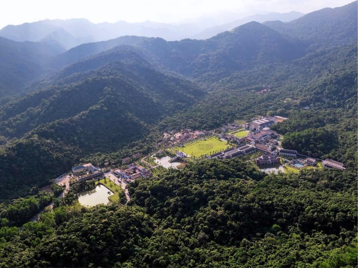 Cảnh quan Am Dược Yên Tử giữa núi rừng