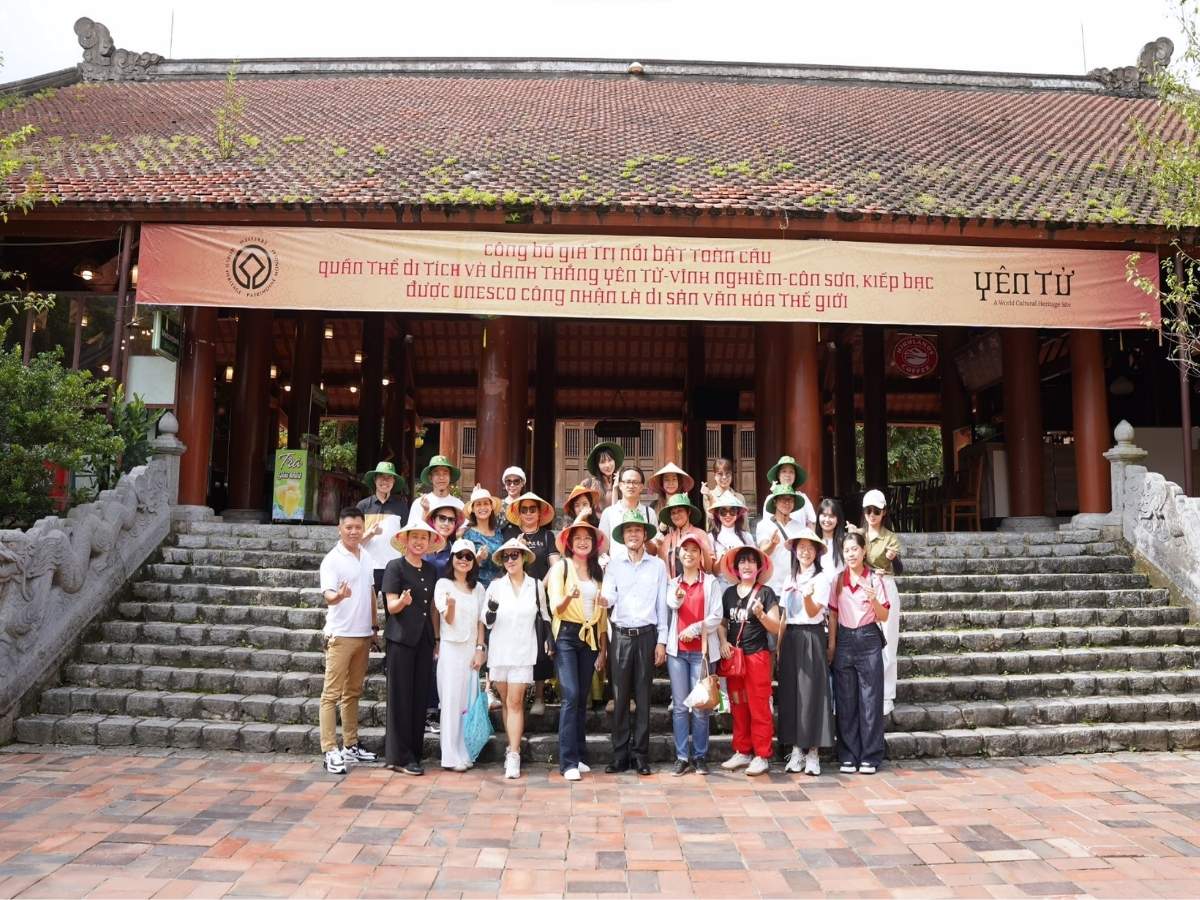 Trang phục phù hợp khi đi Yên Tử