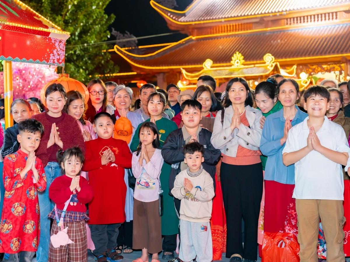 Hành trình cách đi chùa Ba Vàng từ Hà Nội