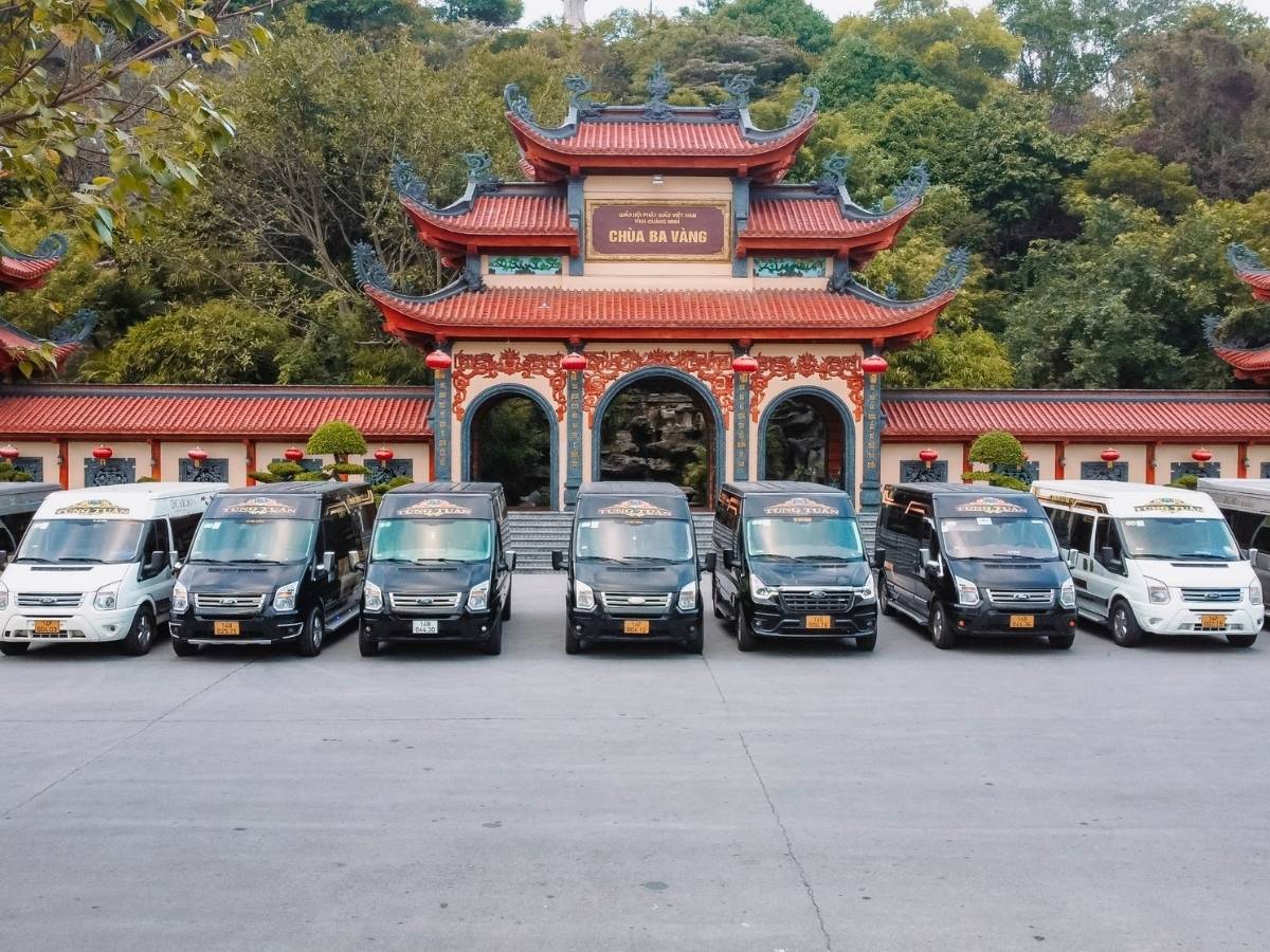 Xe khách hoặc limousine từ Hà Nội đi chùa Ba Vàng