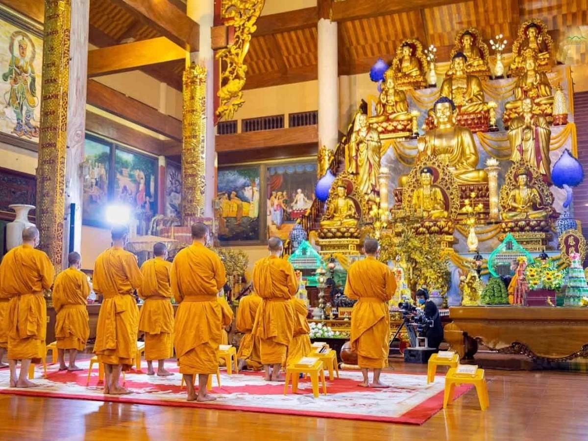 Chính điện chùa Ba Vàng